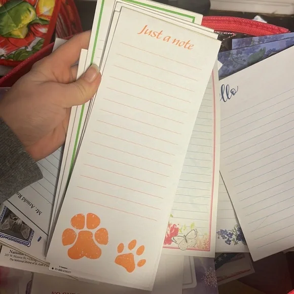 Bundle of 10 random notepads 🦋 🐱 🐶 🇺🇸 🎄 - Picture 2 of 13